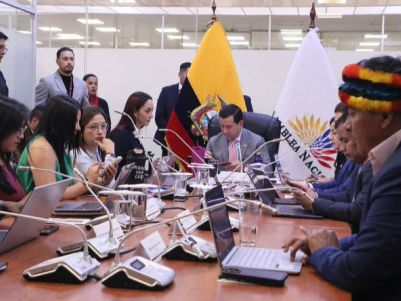 Fiscalización solicita documentos a empresas públicas en investigación sobre EMCO
