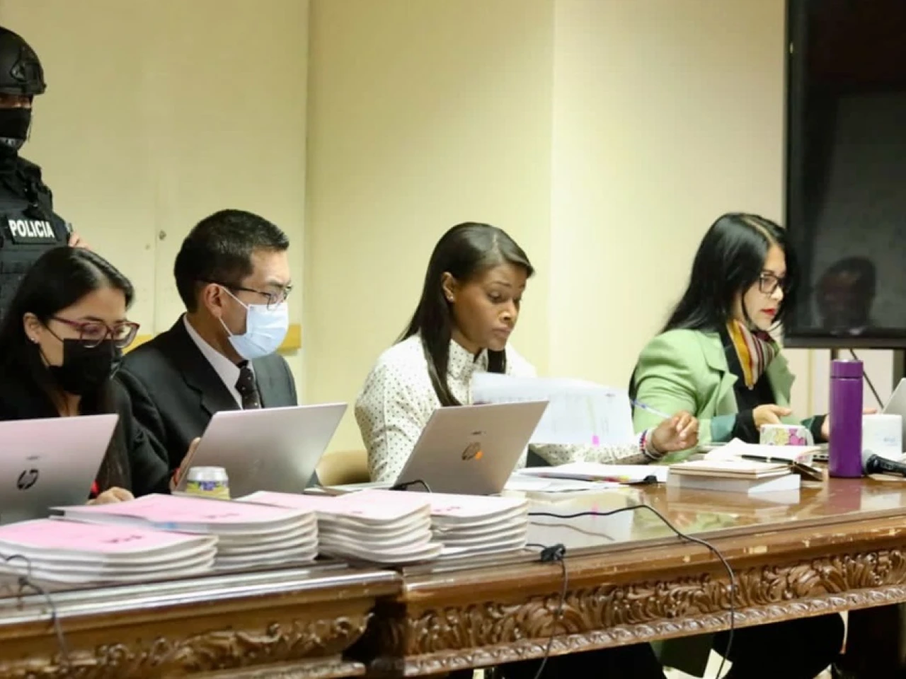 Noboa dispone traslado de 3 reos a cárcel de seguridad tras denuncia de Salazar