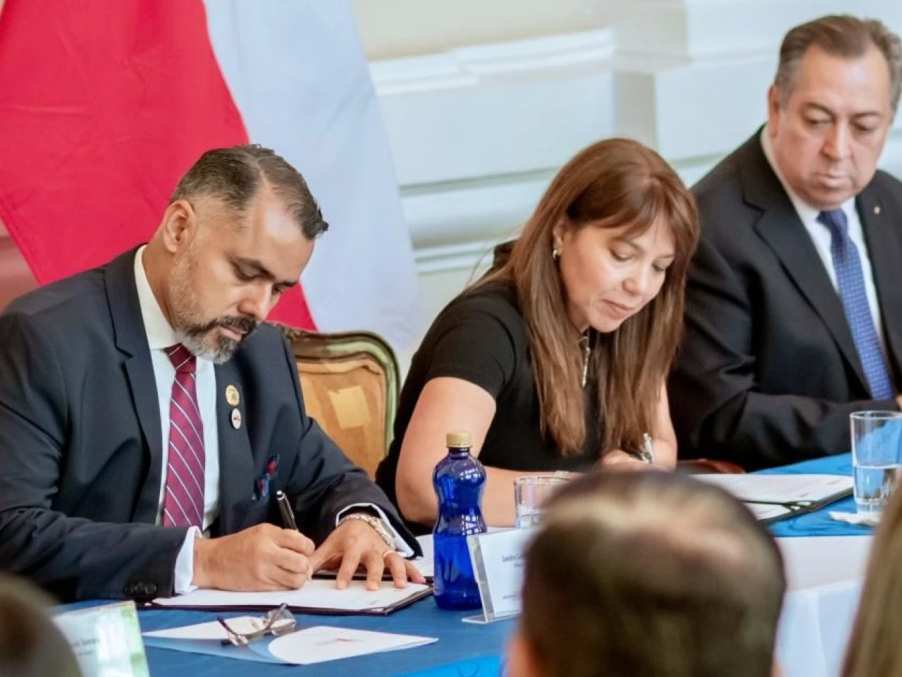 Ecuador y Chile firman acuerdo para reducir controles y agilizar procesos aduaneros