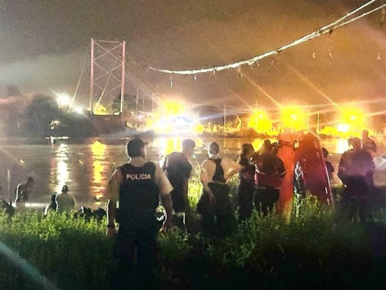 Puente colapsó sobre el río Daule y dejó 6 heridos
