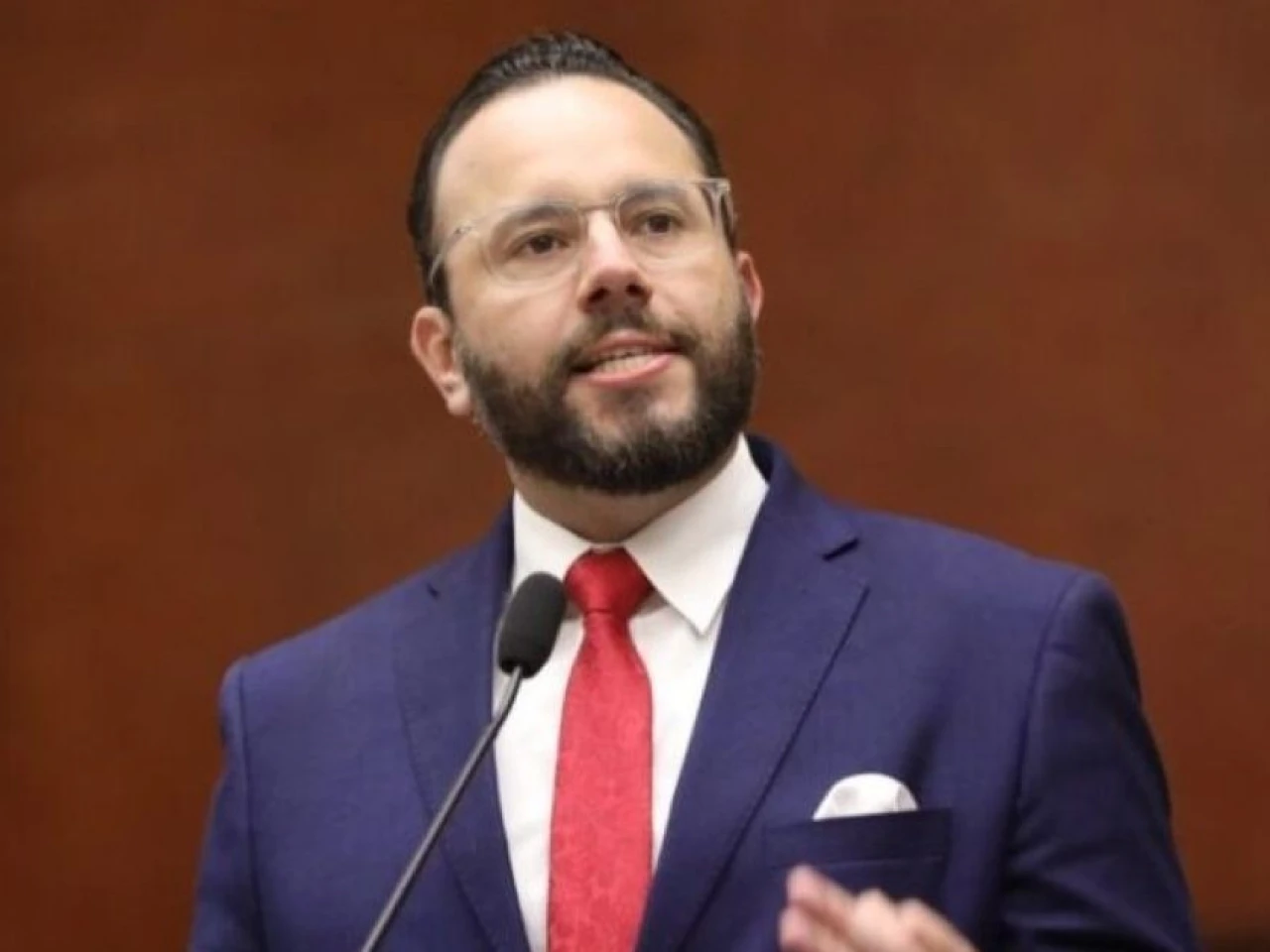 La Asamblea destituyó a Gonzalo Albán