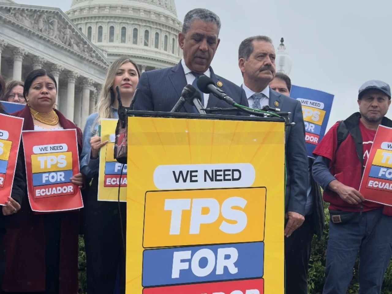Congresistas demócratas piden a Biden amparo migratorio de TPS para ecuatorianos