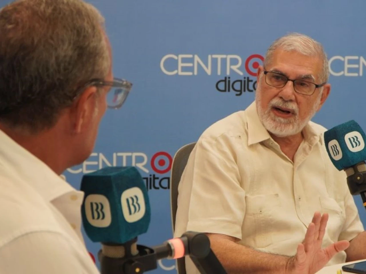 Dahik criticó al gobierno de Correa por haber debilitado la dolarización 