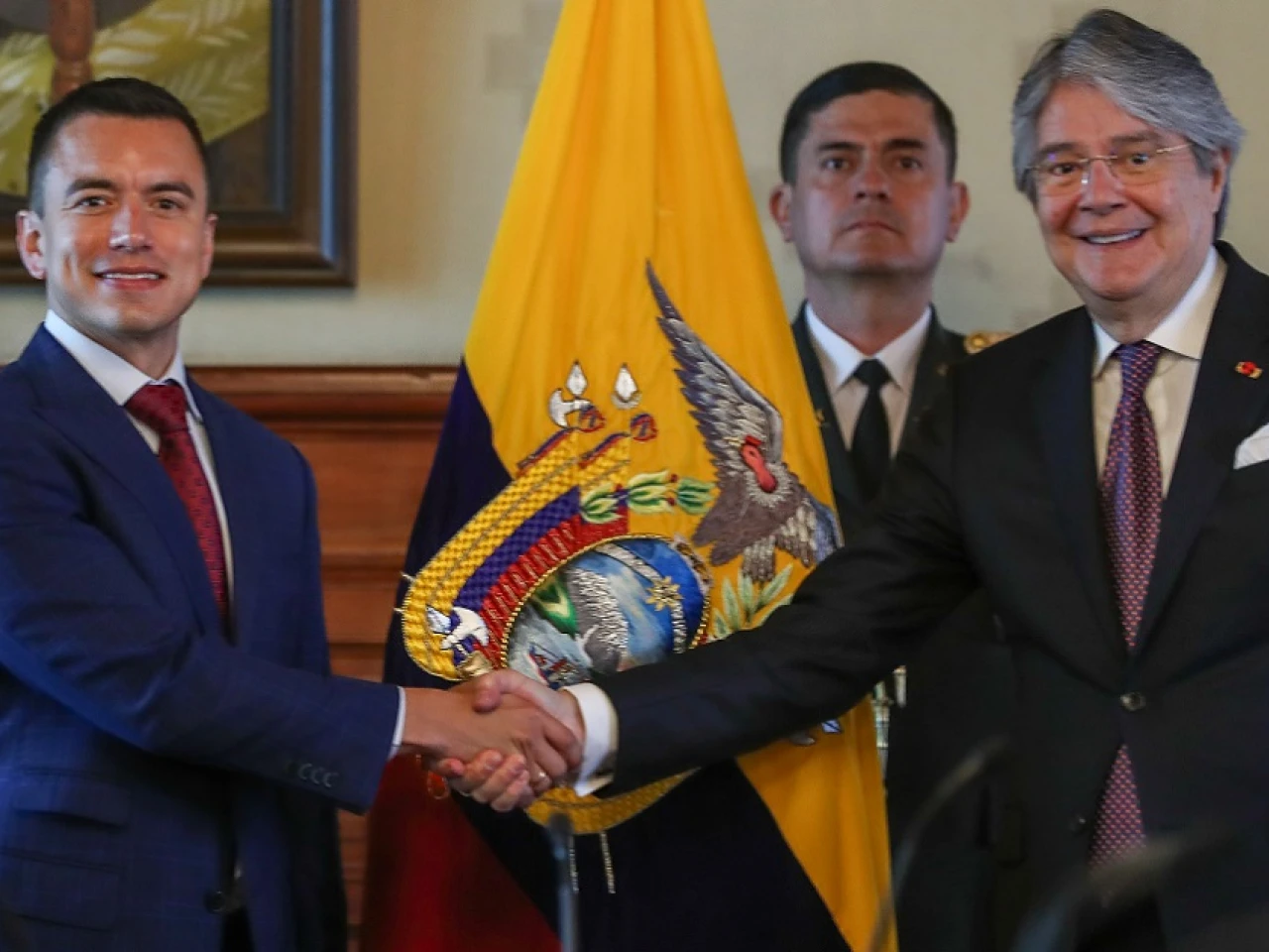 Noboa visitó Carondelet para iniciar la transición