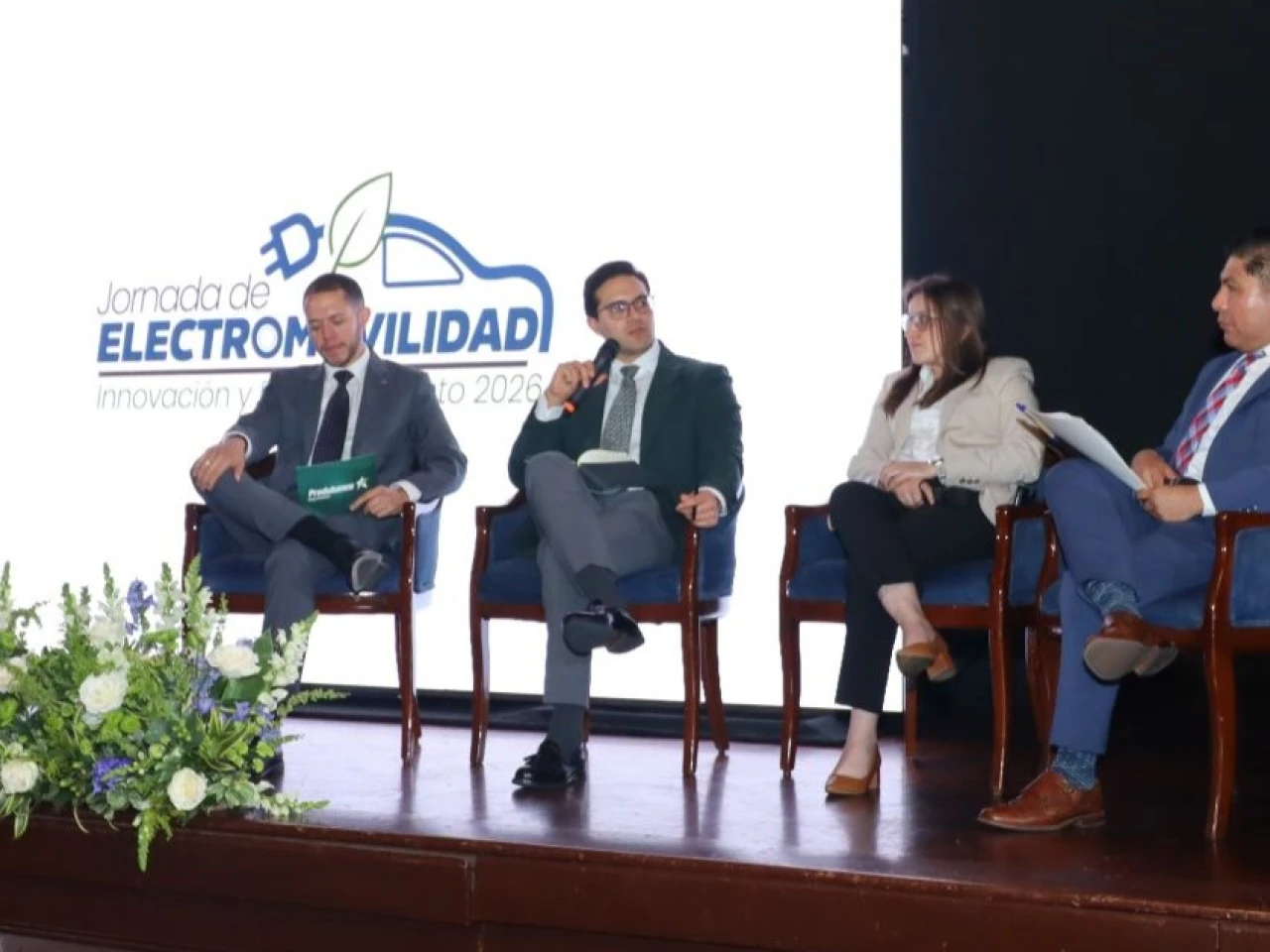 CFN lanza crédito para impulsar movilidad eléctrica y financiar infraestructura de carga