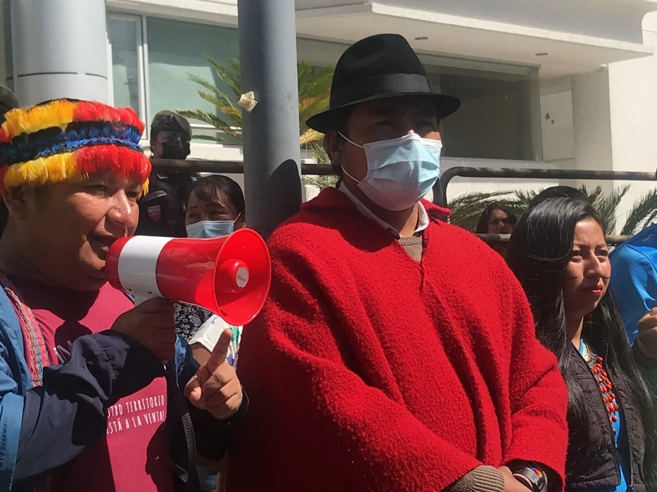 Indígenas amazónicos realizan plantón afuera de la Corte Constitucional por derrame del 2020