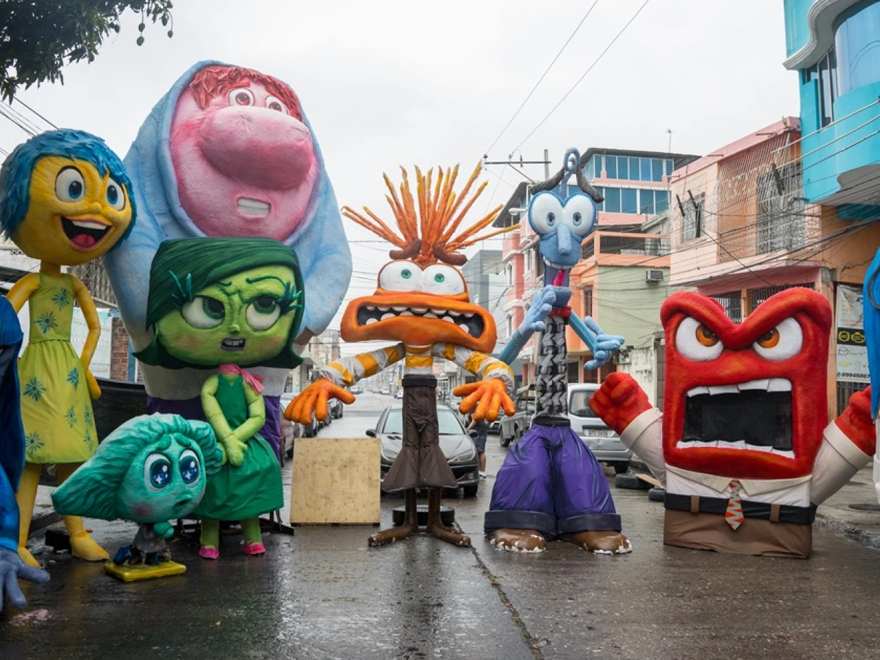 La 'Ruta de Monigotes Gigantes' de Guayaquil, un recorrido tradicional y único en Ecuador