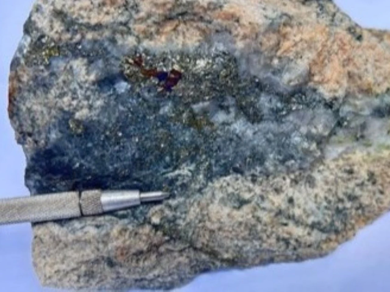 Salazar Resources amplía la zona mineralizada del proyecto Monja en Ecuador