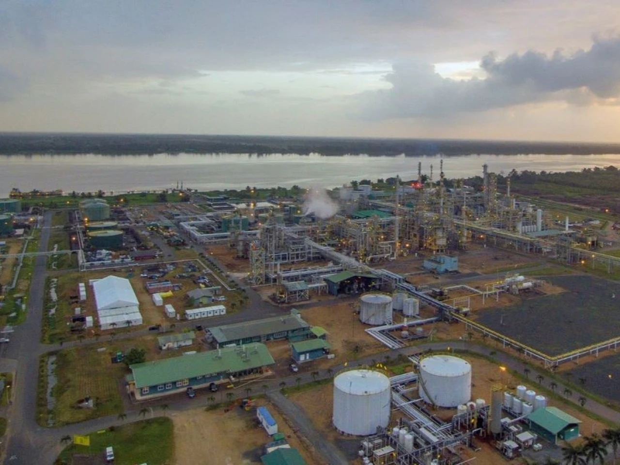Staatsolie y Petronas firmaron acuerdo de producción en Bloque 66 de Surinam
