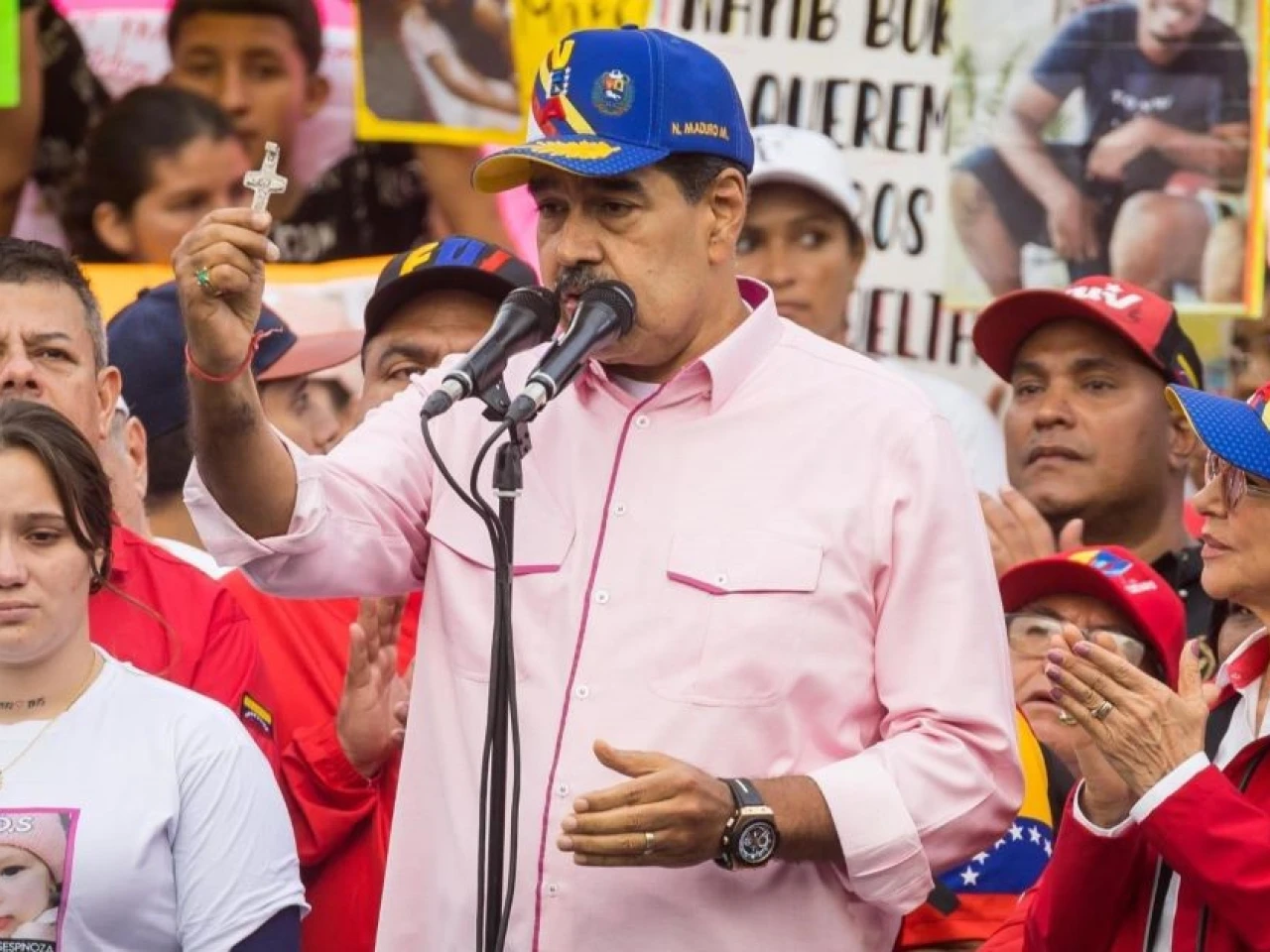 Maduro llama "usurpador y fraudulento" a Noboa