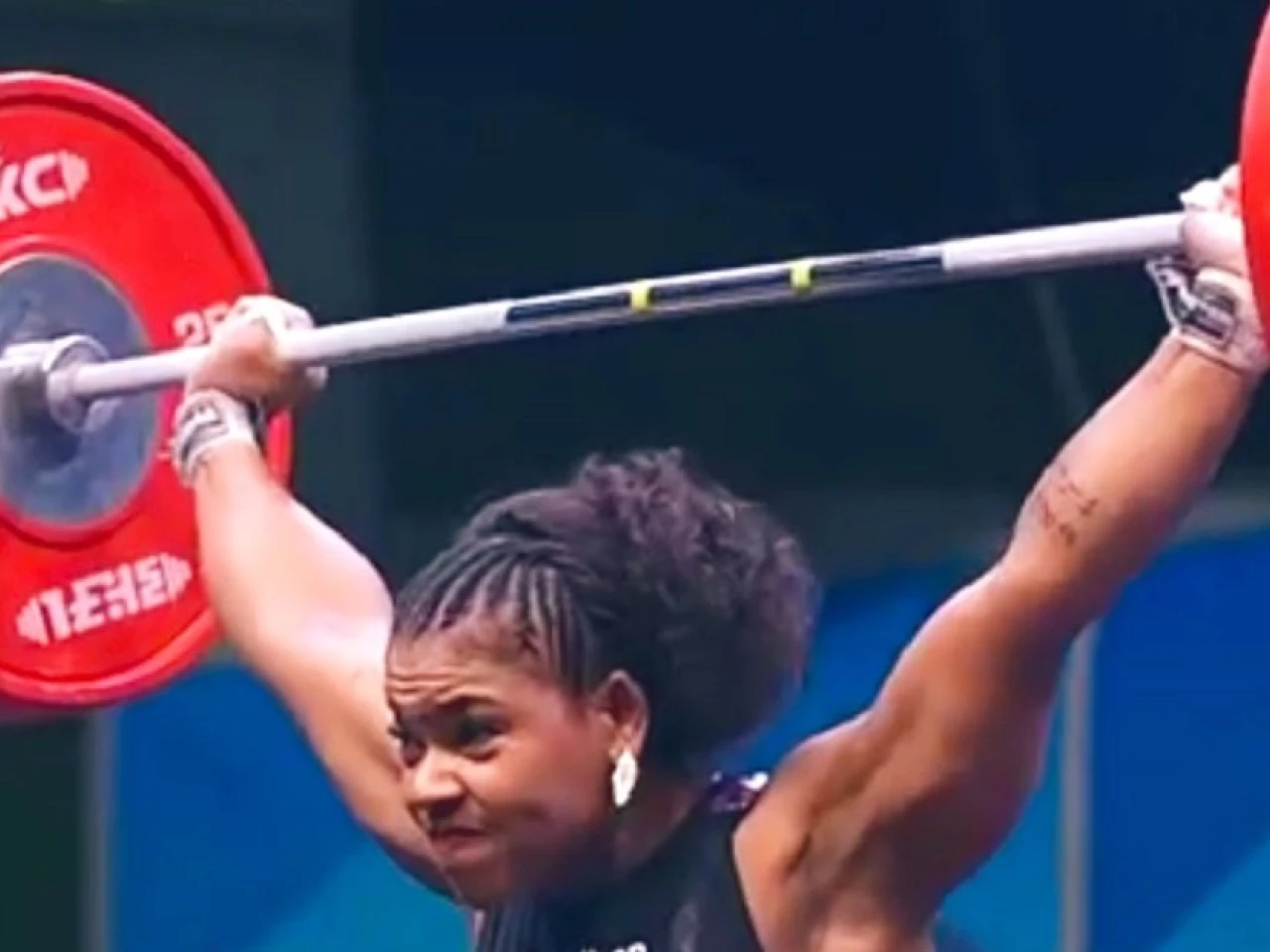 Angie Palacios obtuvo 3 medallas en Mundial de Pesas