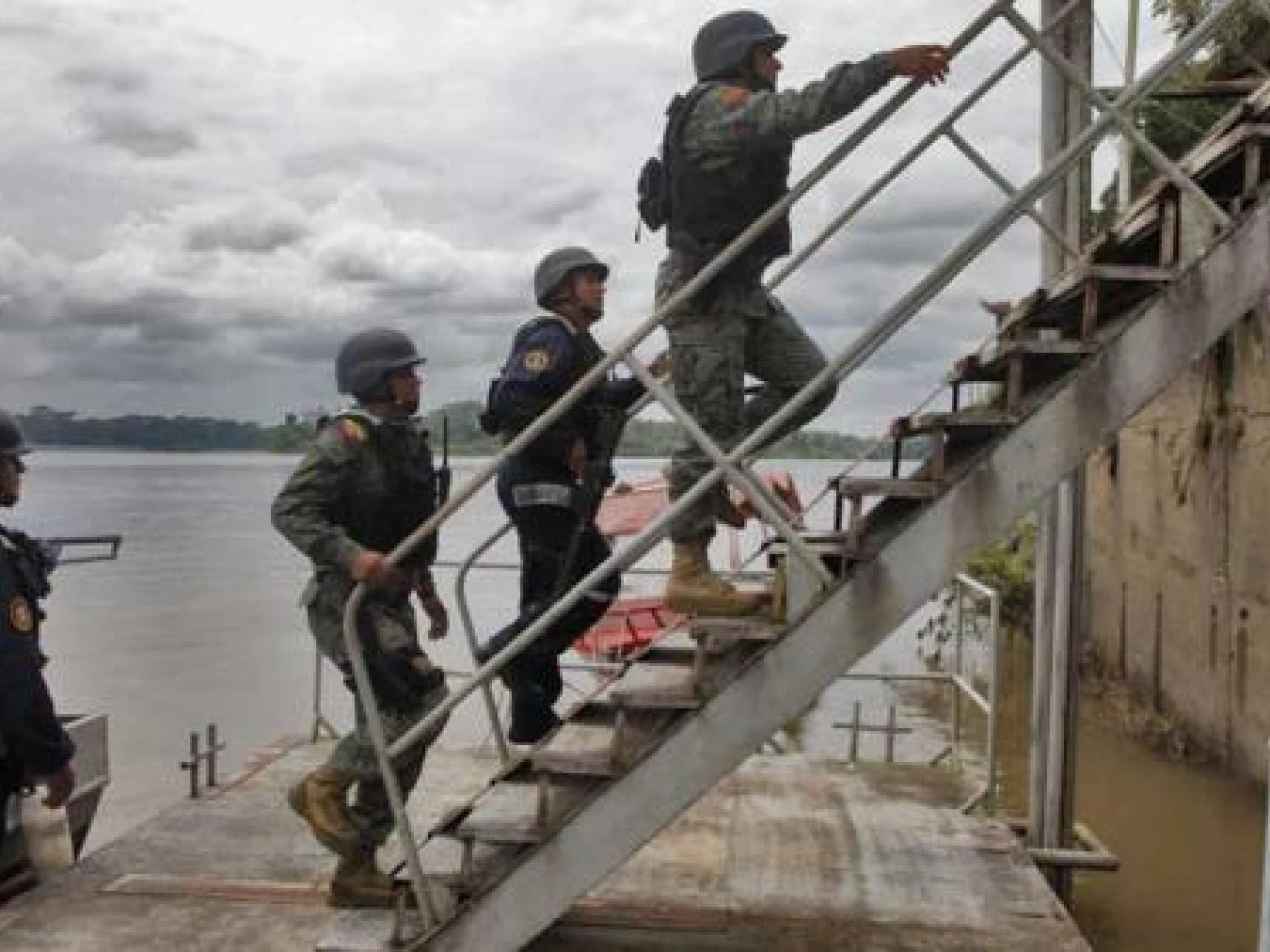 El cobro por ‘dar más seguridad’ atemoriza en Sucumbíos