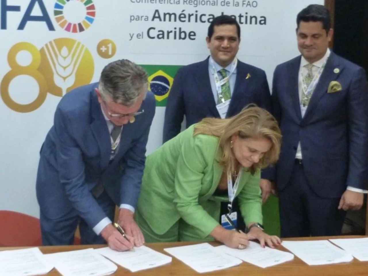 Ecuador y Brasil impulsan investigación para crear bananos resistentes a plagas