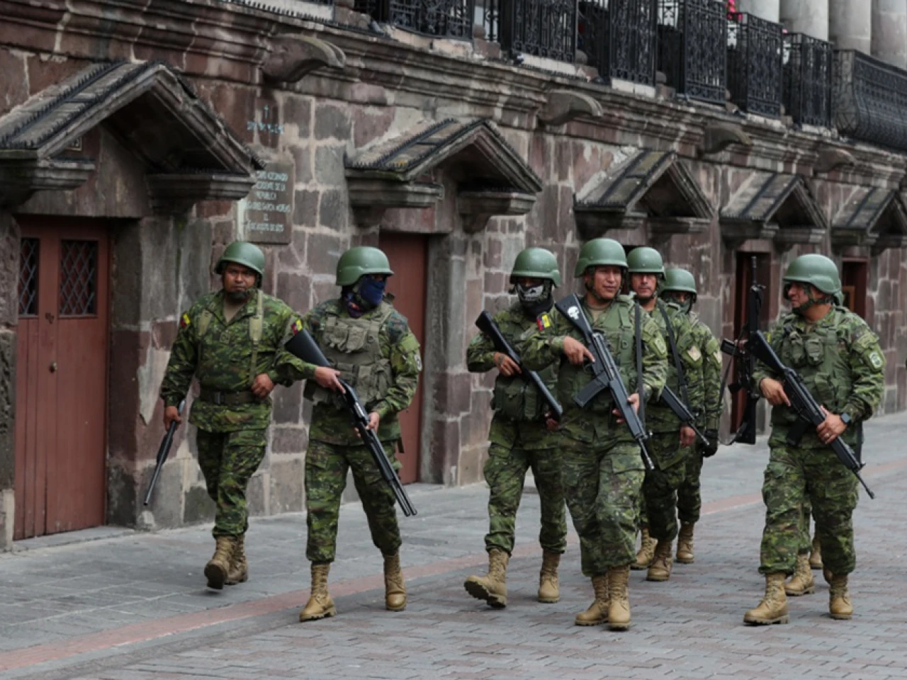 El presidente Noboa declara "conflicto armado interno" en Ecuador y pide acción militar