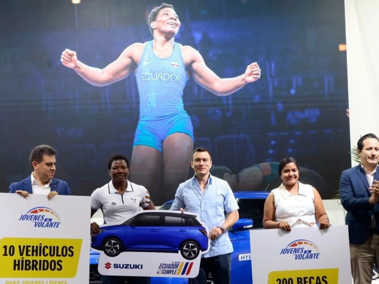 10 deportistas de alto rendimiento recibieron vehículos donados por Suzuki