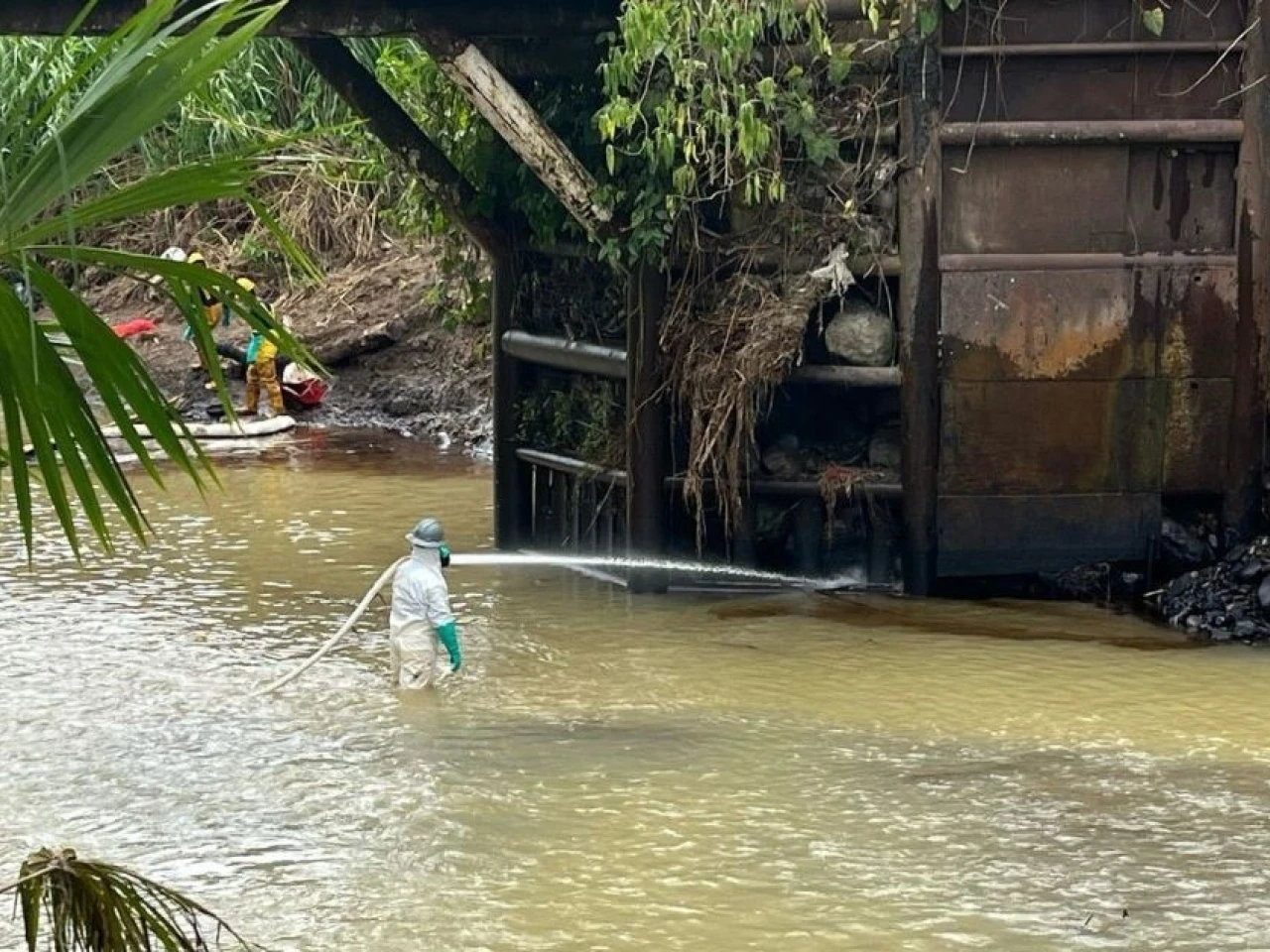 Petroecuador confirmó que se derramaron 25 mil barriles en Esmeraldas 