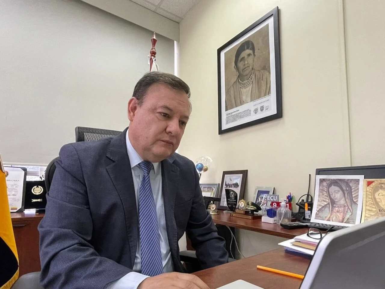 Ecuador estipula desde mañana un 50 % de aforo en instituciones públicas por covid