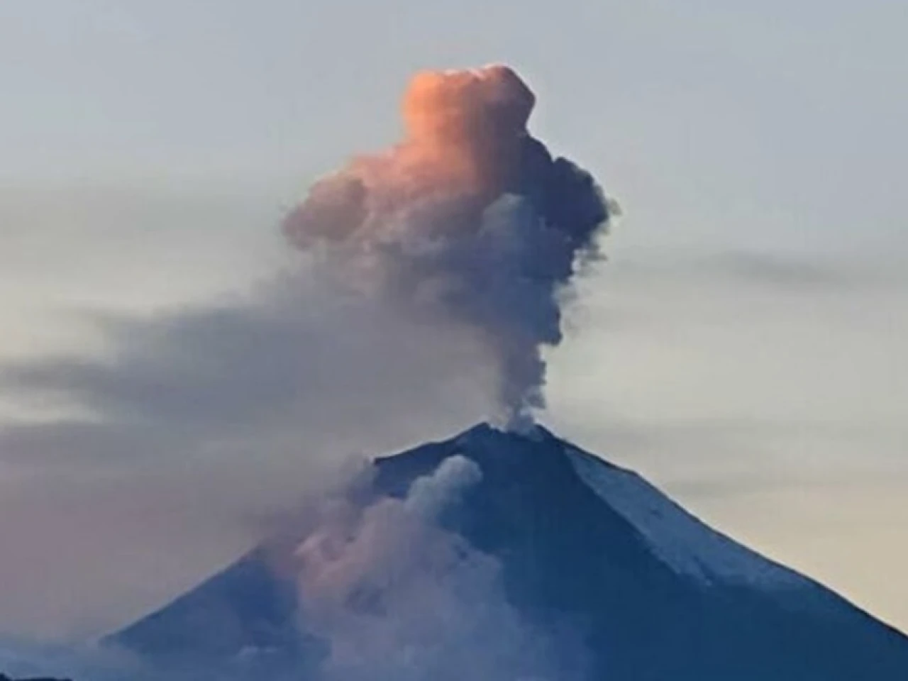 Nube de ceniza del Sangay amenaza a 4 provincias
