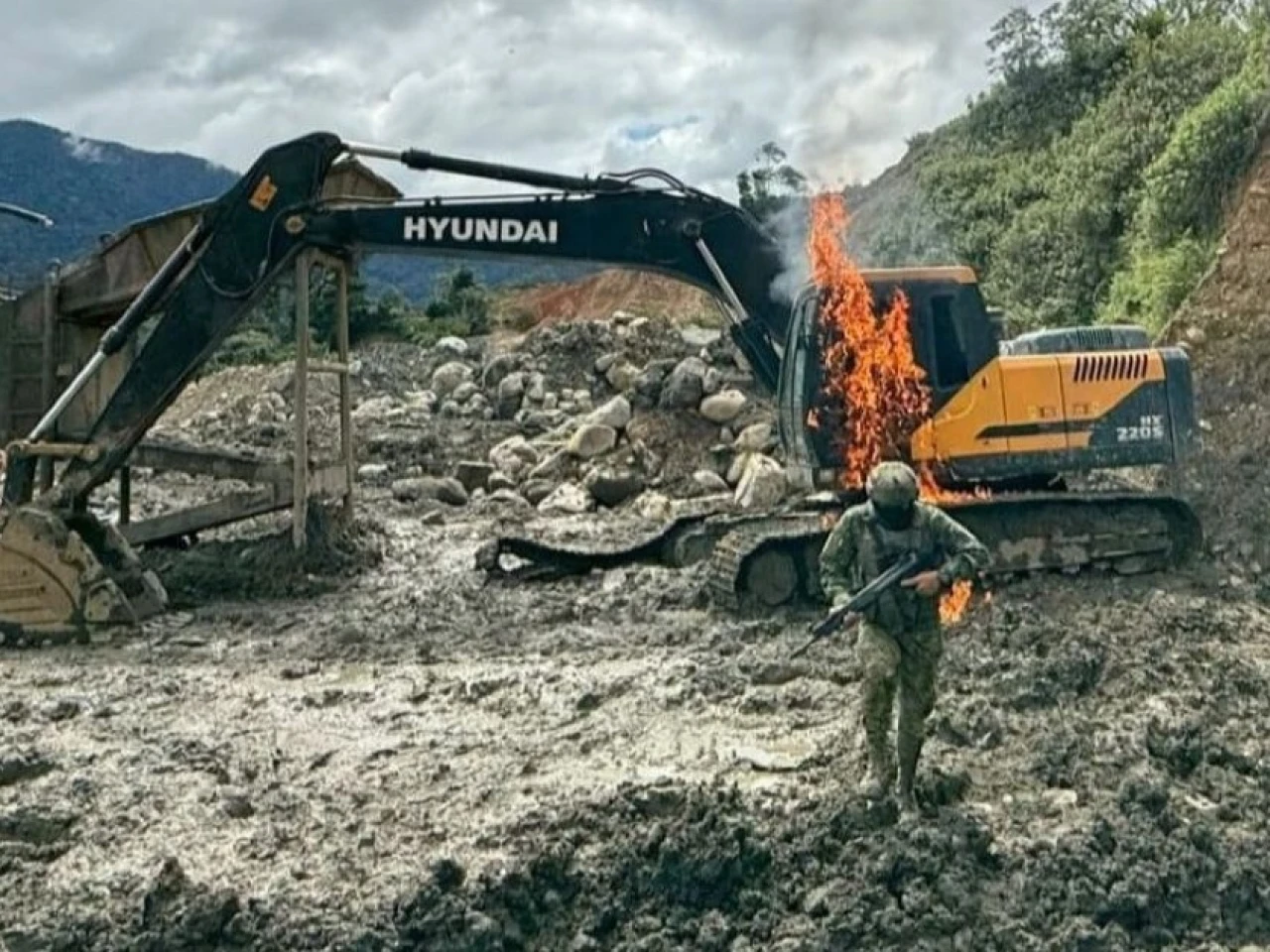 FF.AA. ejecutaron operativo contra la minería ilegal en Tarimiat