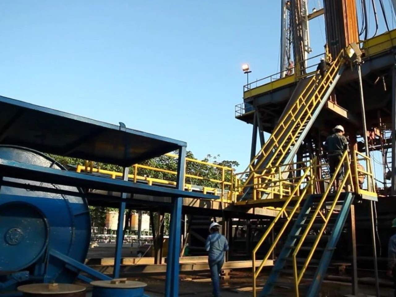Energía regula la devolución de bloques petroleros y gasíferos al Estado