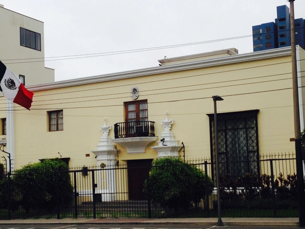 Perú ayudará a Ecuador en la atención consular en México