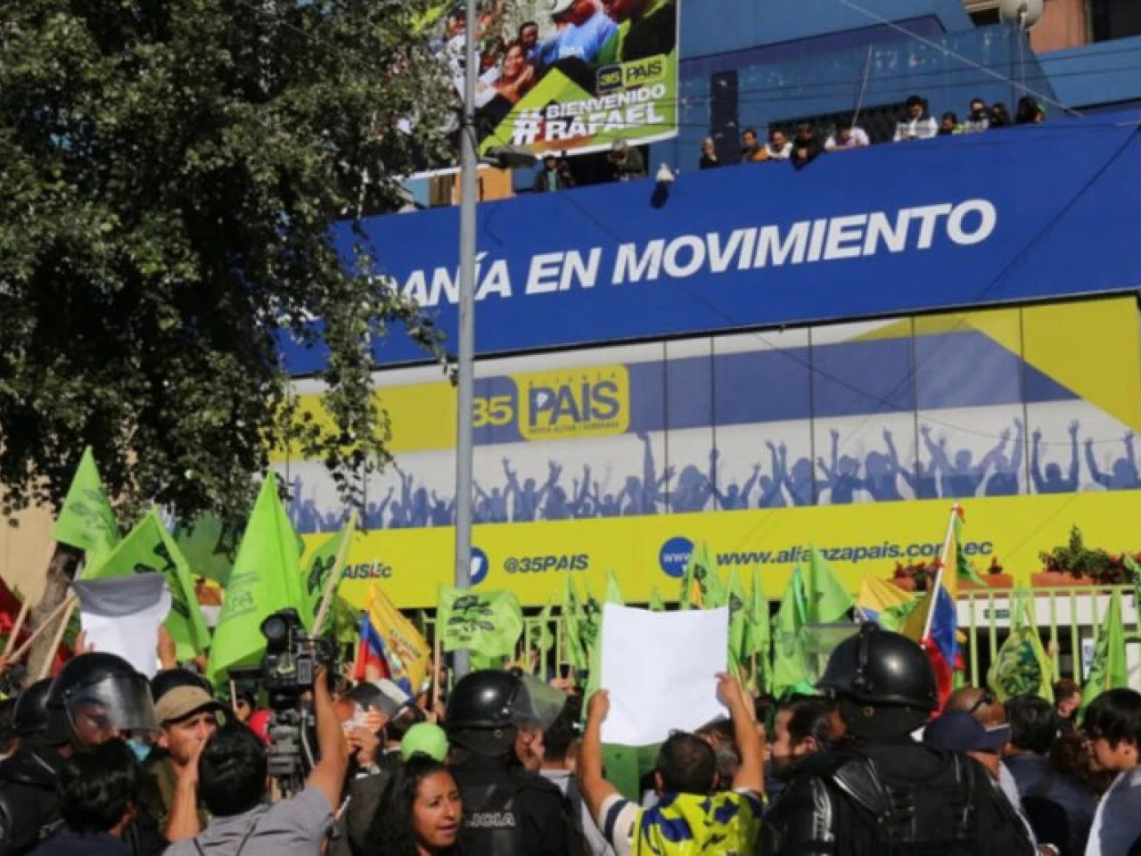 La crisis en evidencia: Alianza PAIS vende su simbólica sede en Quito