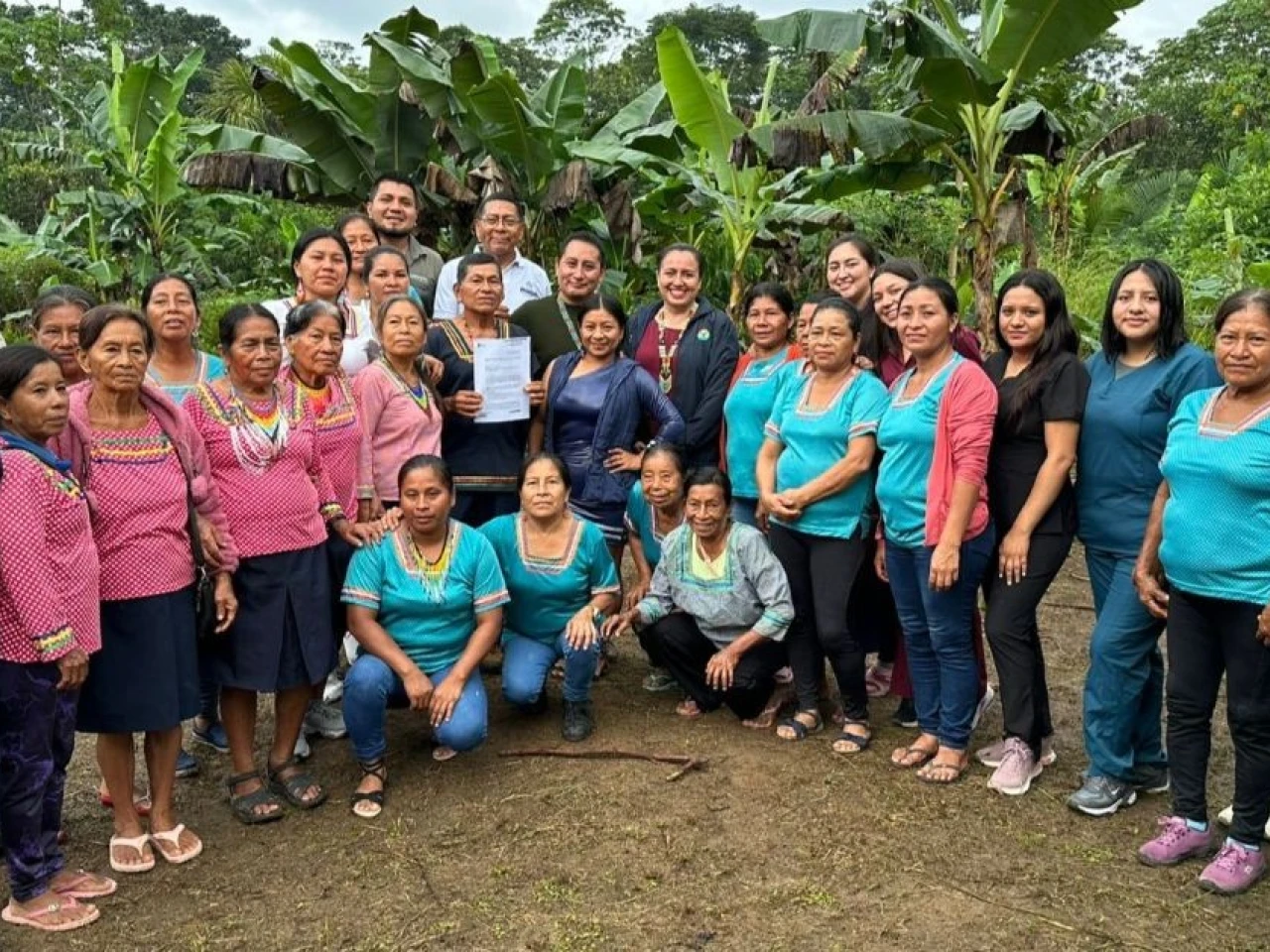 Reconocen oficialmente a parteras ancestrales en la Amazonía ecuatoriana