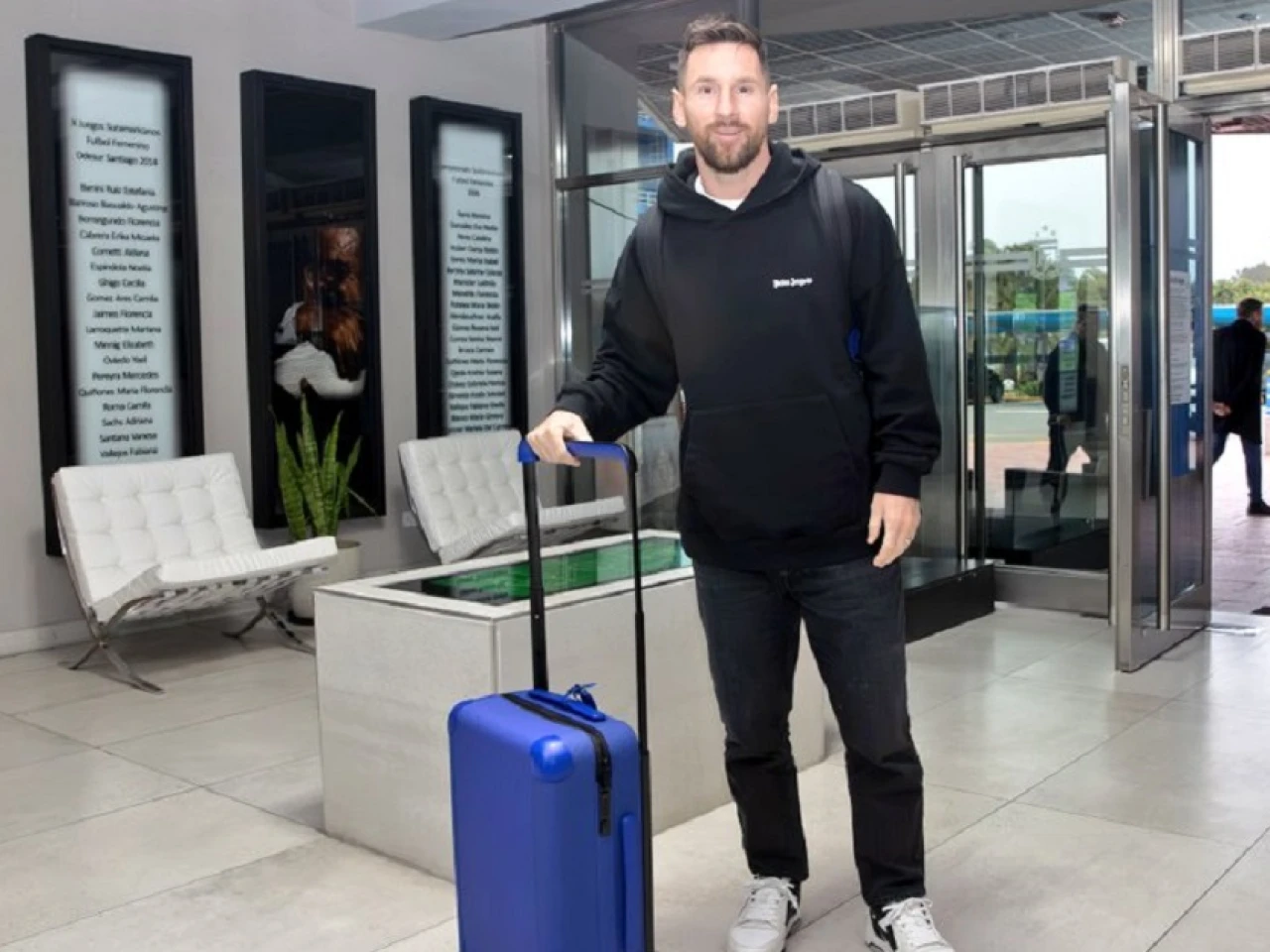 Messi llega a Argentina para sumarse a los entrenamientos de la Albiceleste