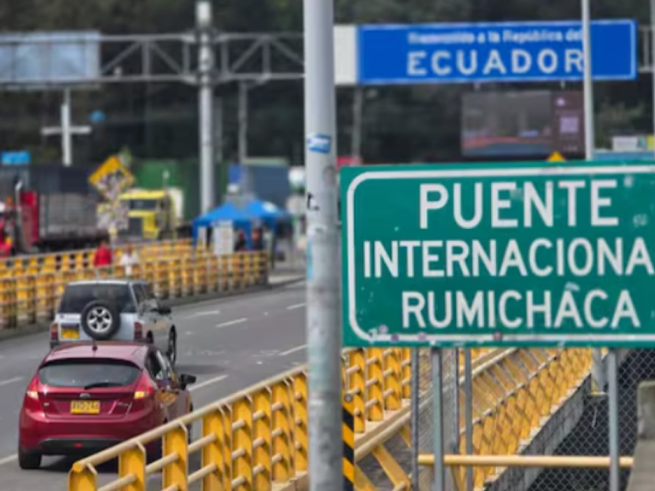Gobierno busca evitar paro de transportistas en el Carchi tras arancel a Colombia