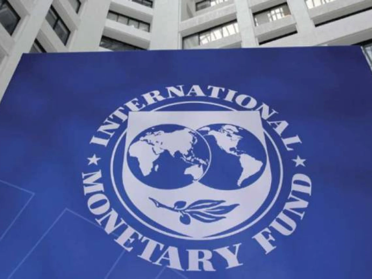 Ecuador inicia hoy su primer examen ante el FMI
