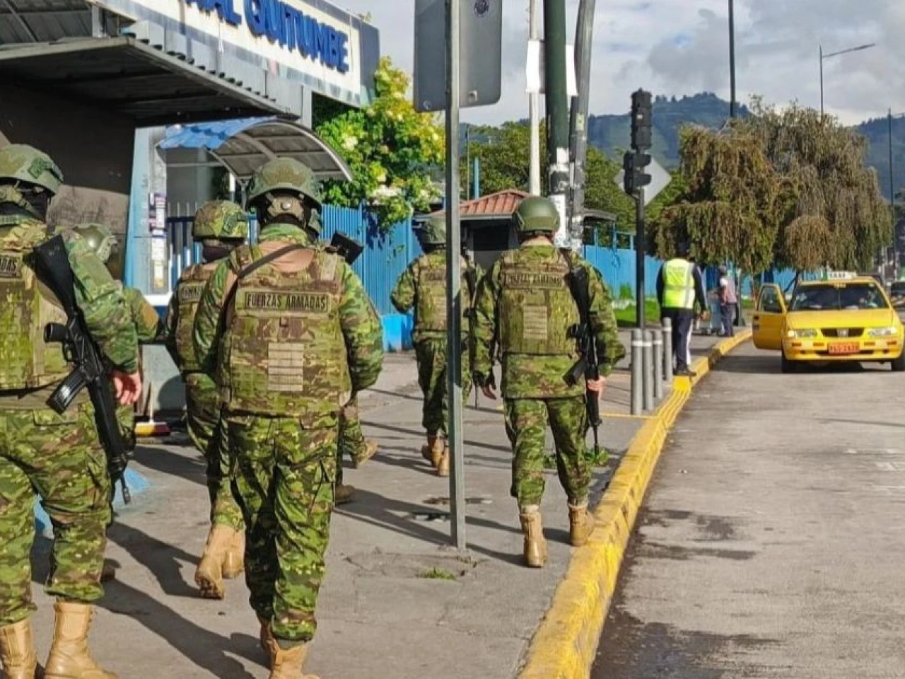 Gobierno de Ecuador extiende por 30 días el estado de excepción en nueve provincias y tres cantones