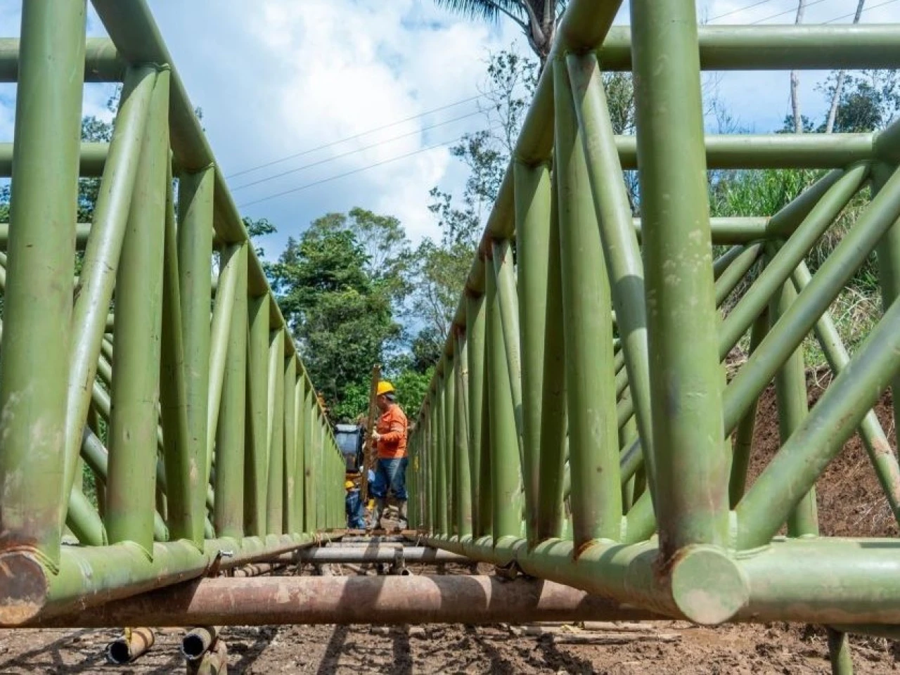 Sucumbíos: Nuevo puente se construye sobre el río Shushufindi