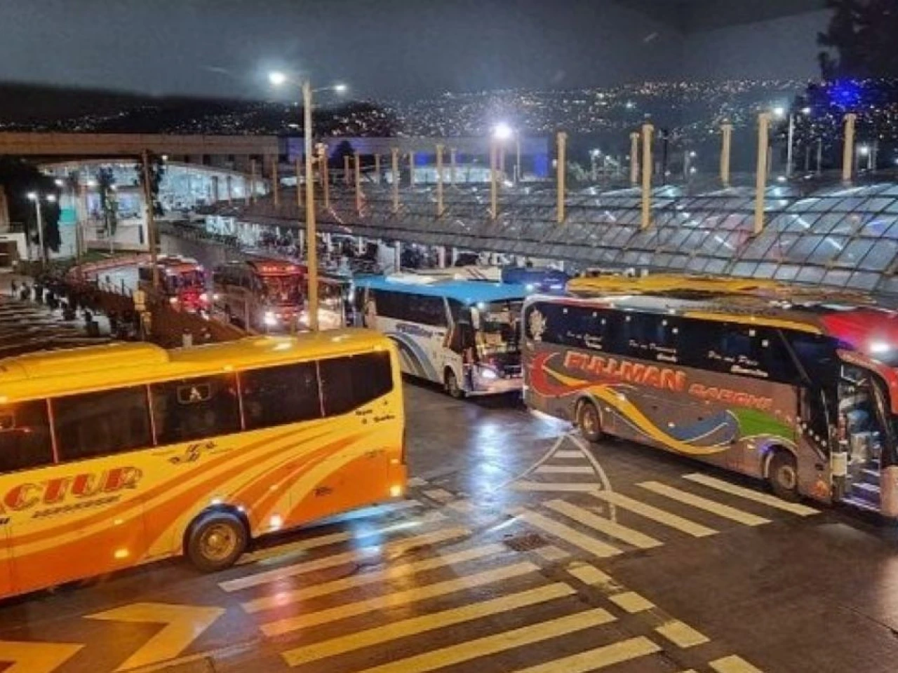 ANT autoriza aumento del 25% en tarifas de buses inter e intraprovinciales