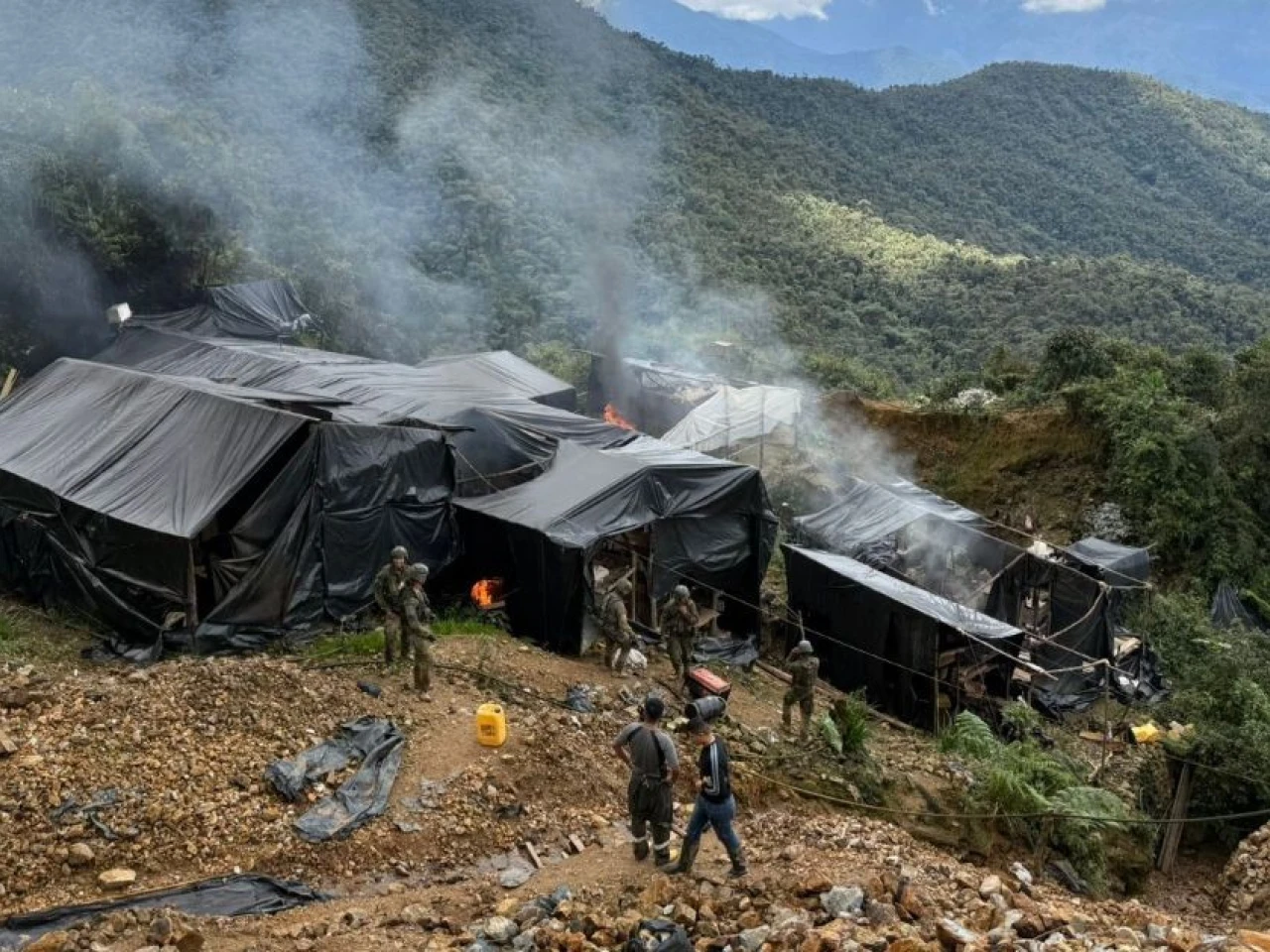 Ejército interviene en zonas de minería ilegal dentro del Parque Nacional Podocarpus