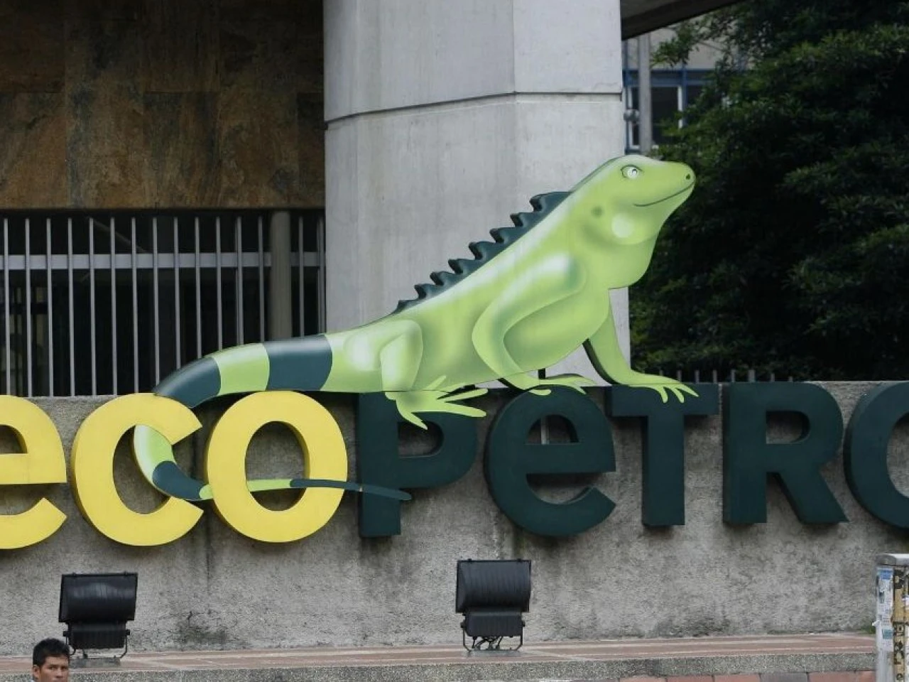 El beneficio neto de Ecopetrol se desplomó un 33,2 % en el primer semestre