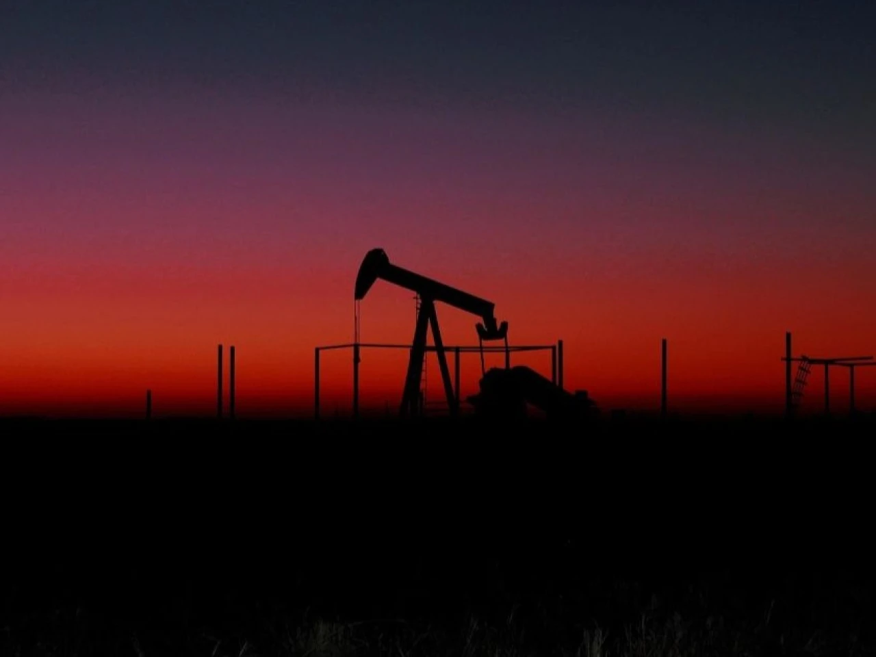 Perú consolida su liderazgo gasífero regional, pero mantiene rezagos en producción petrolera
