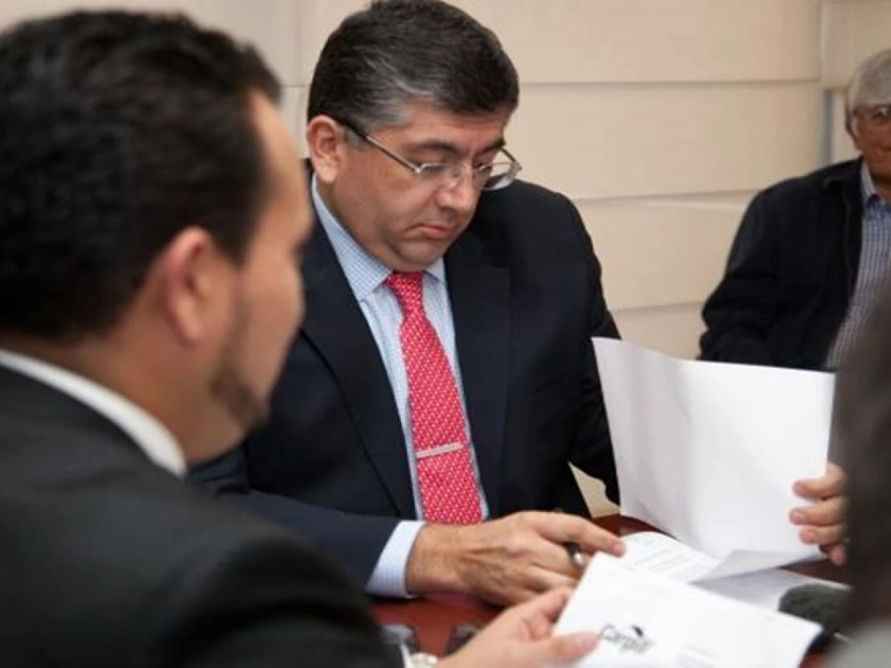 Nilsen Arias admitió que recibió sobornos de cuatro empresas