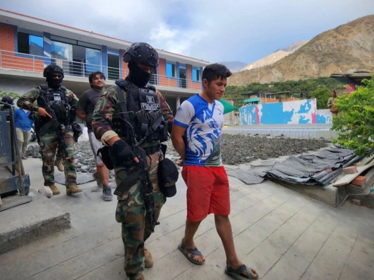 Perú: Comando militar incautó equipos de minería ilegal por $ 183.000