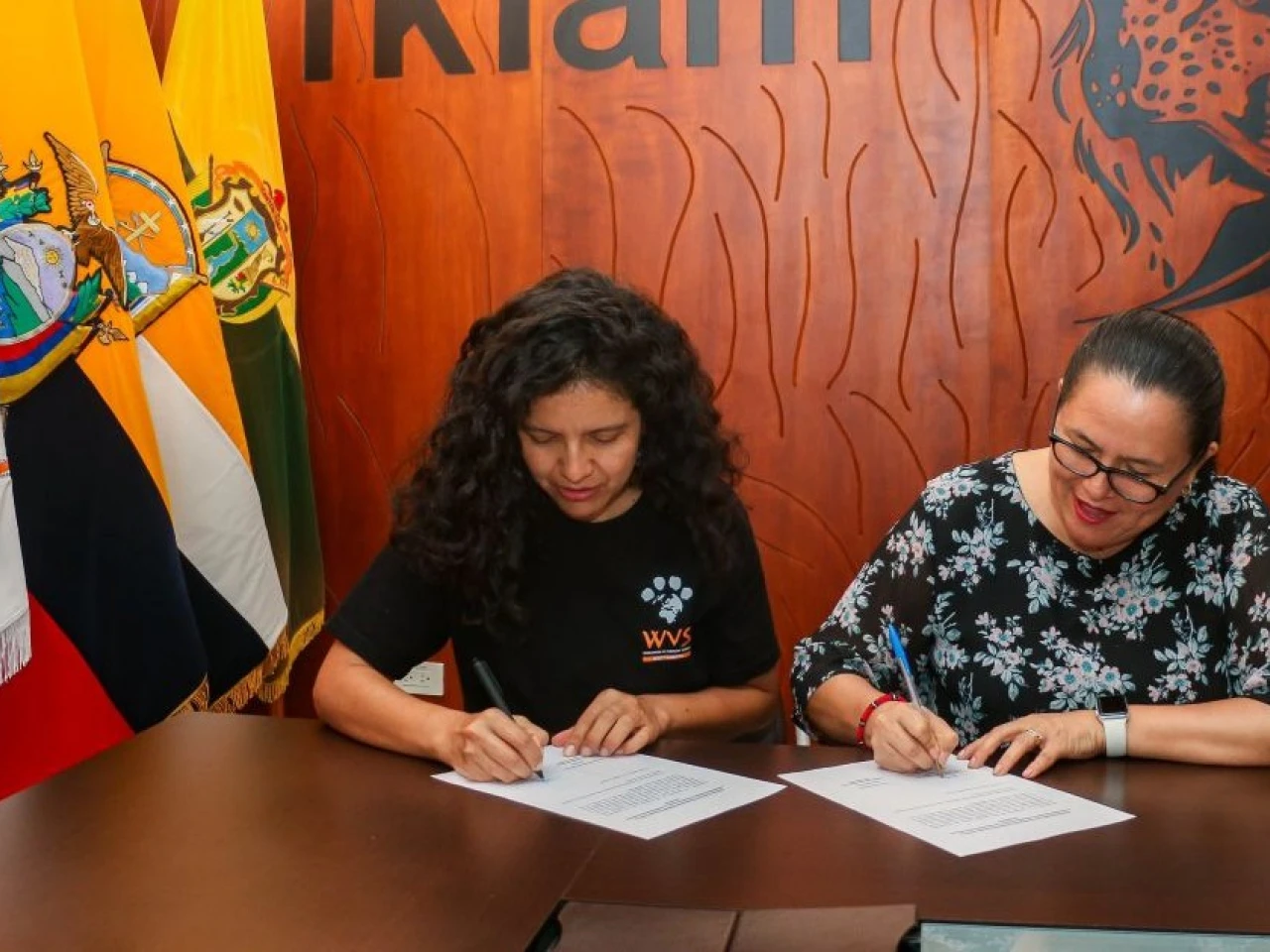 Ikiam firma acuerdo para fortalecer formación e investigación 