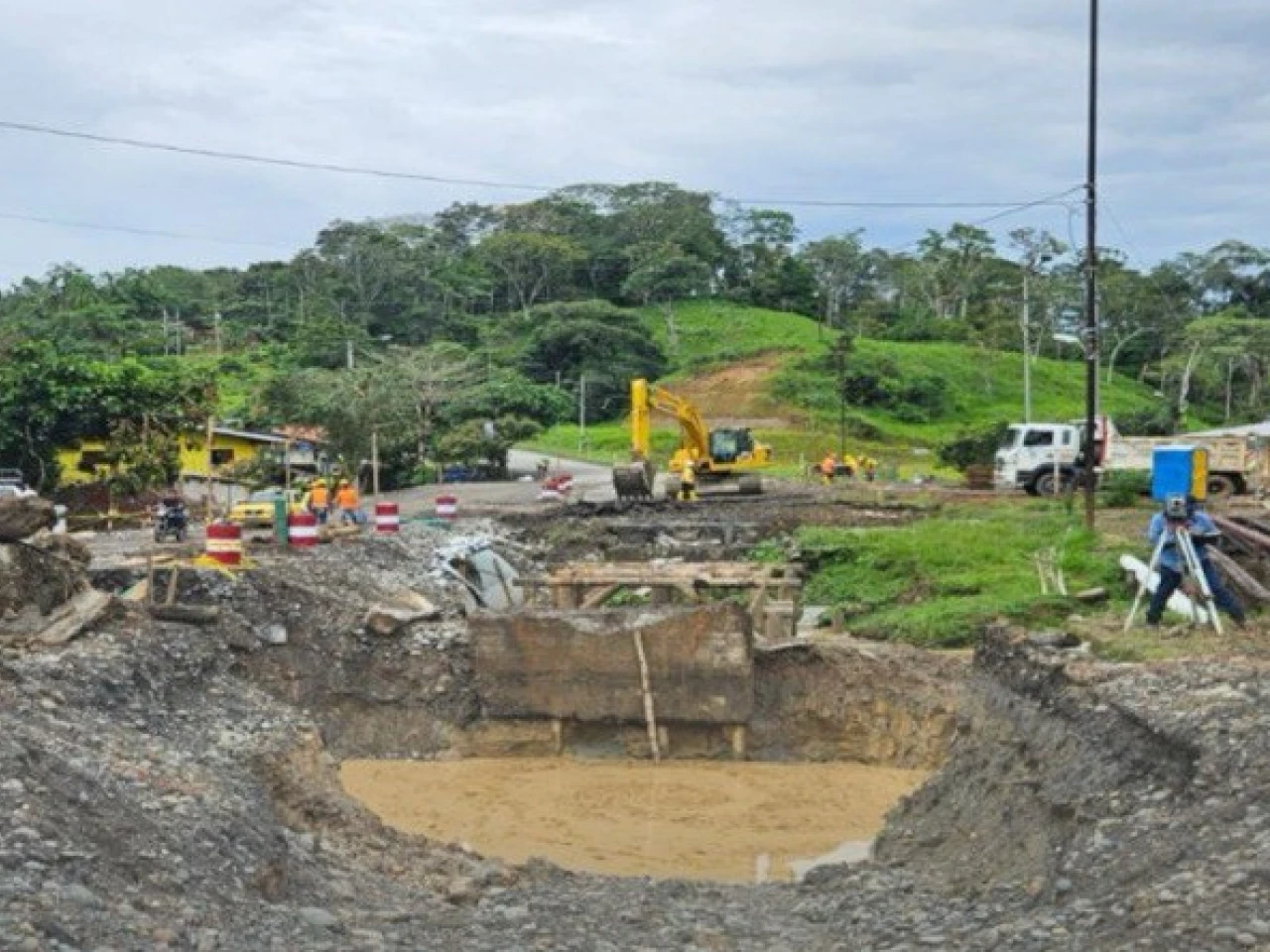 Gobierno impulsa la construcción de 4 puentes en la vía Coca–Dayuma