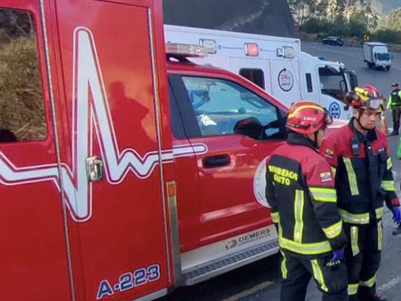 Volcamiento en la vía Pifo-Papallacta dejó 8 muertos