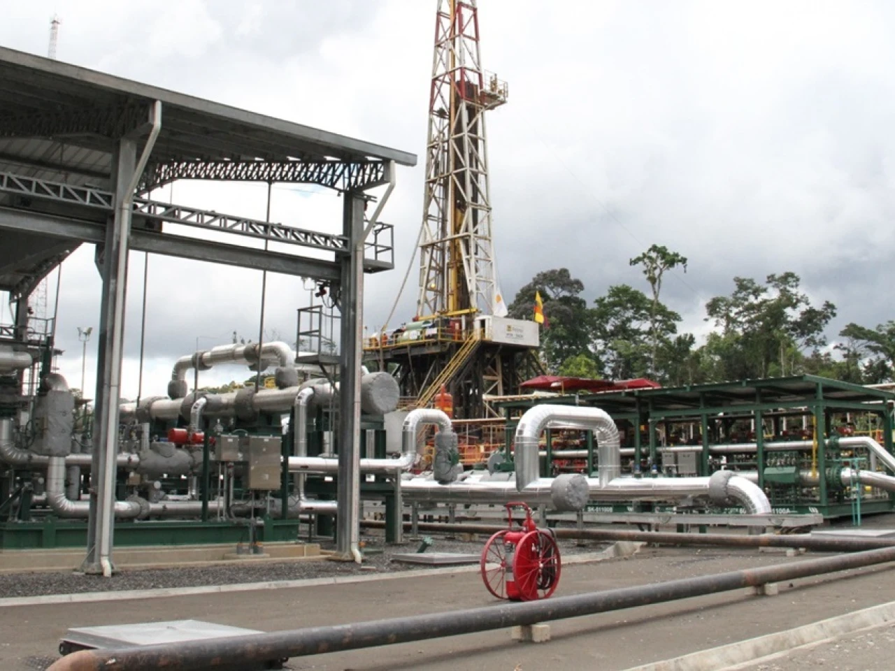 El petróleo WTI, referente de Ecuador, subió hasta $ 82,75 el barril