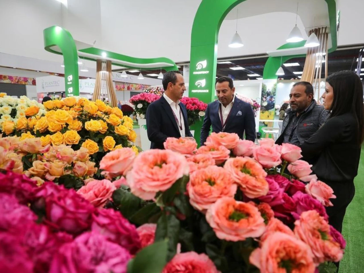 El Gobierno destacó mejoras económicas y alza de 11 % en exportaciones