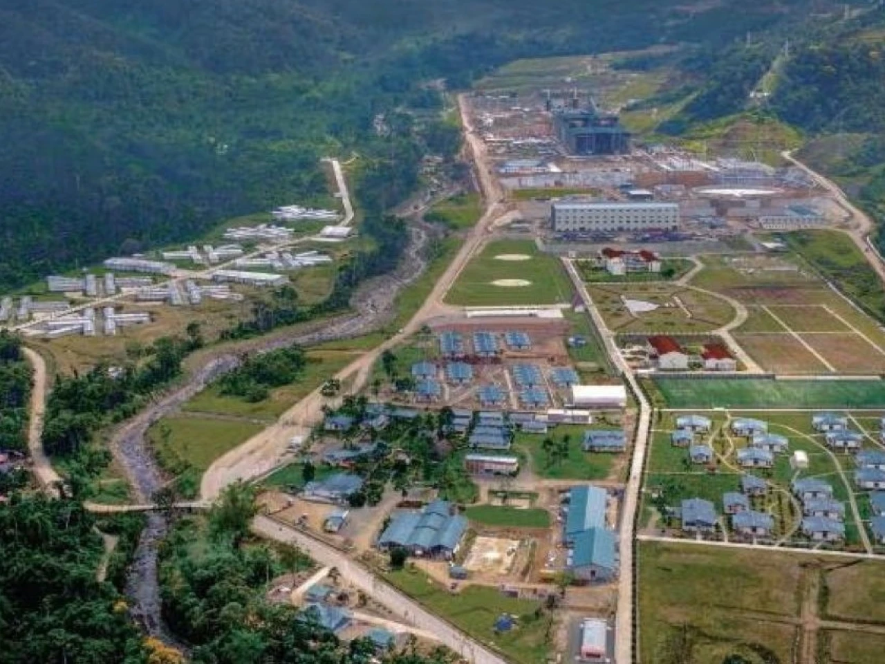 La industria invisible detrás del boom minero en Ecuador mueve millones en maquinaria y servicios extranjeros