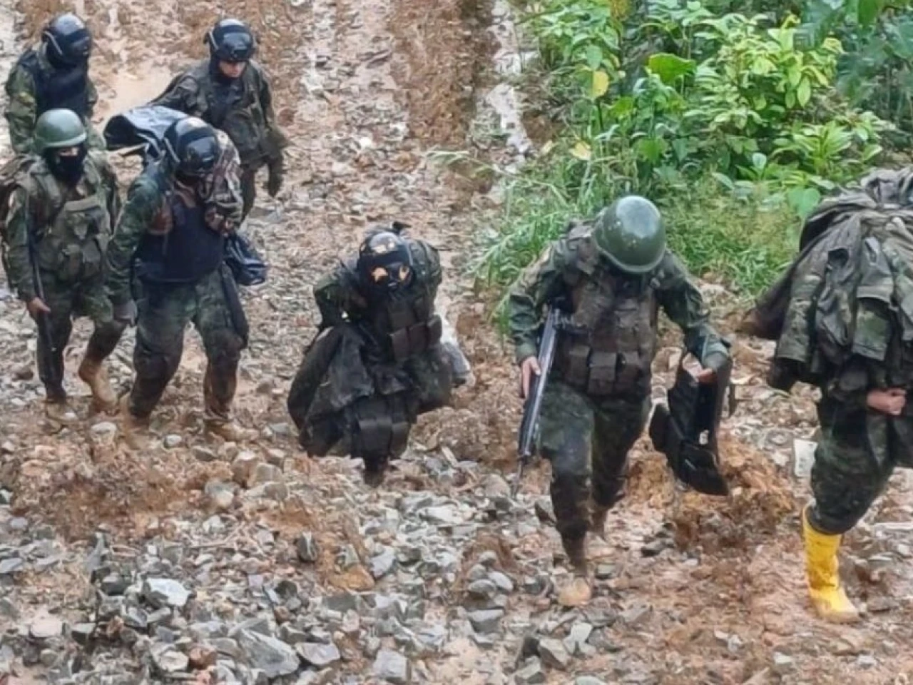 Perú: Explosión dejó 3 militares heridos en base naval en la Amazonía