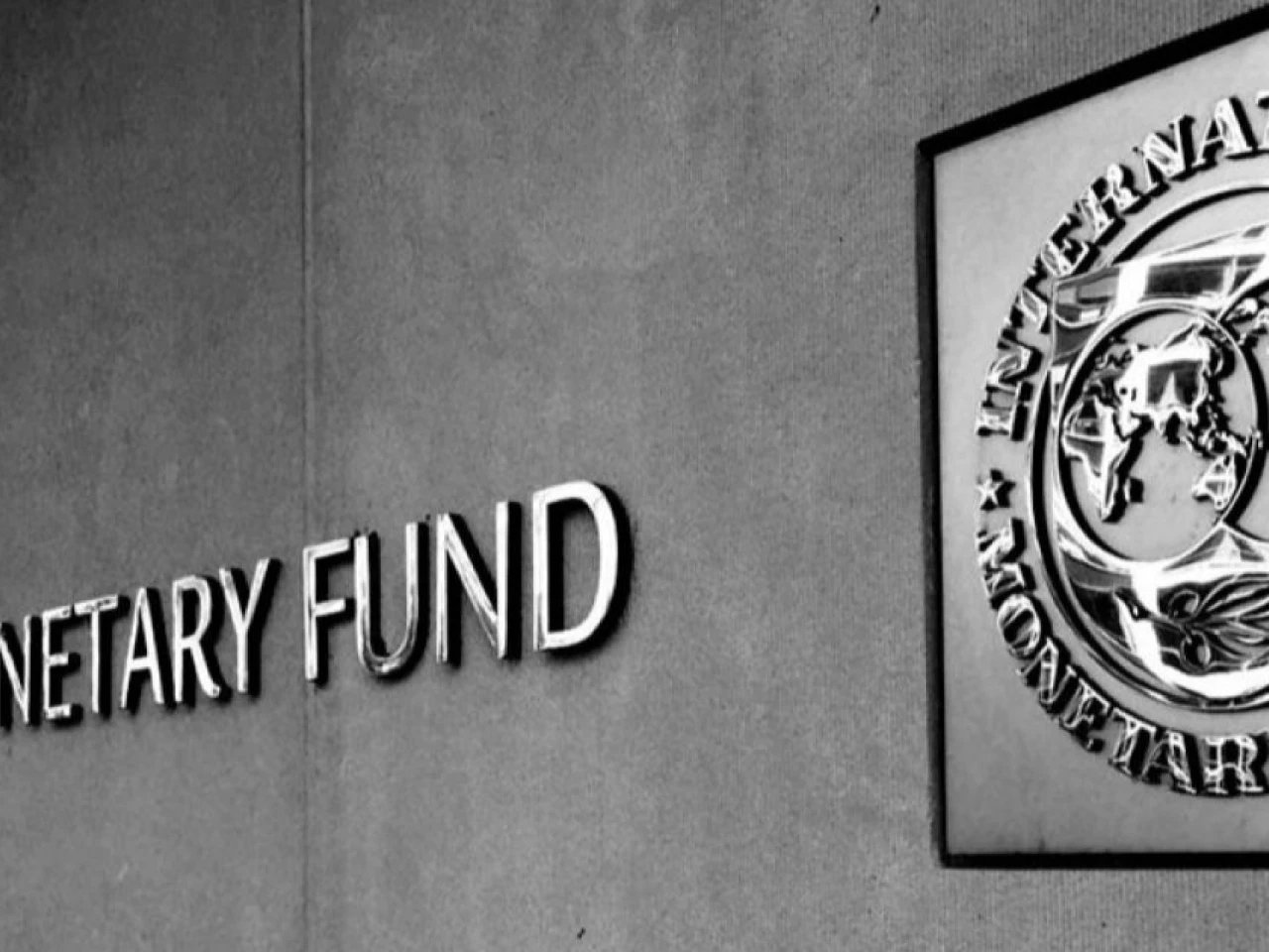 Ecuador encara revisión clave del FMI en medio de cuestionamientos al déficit de 2025