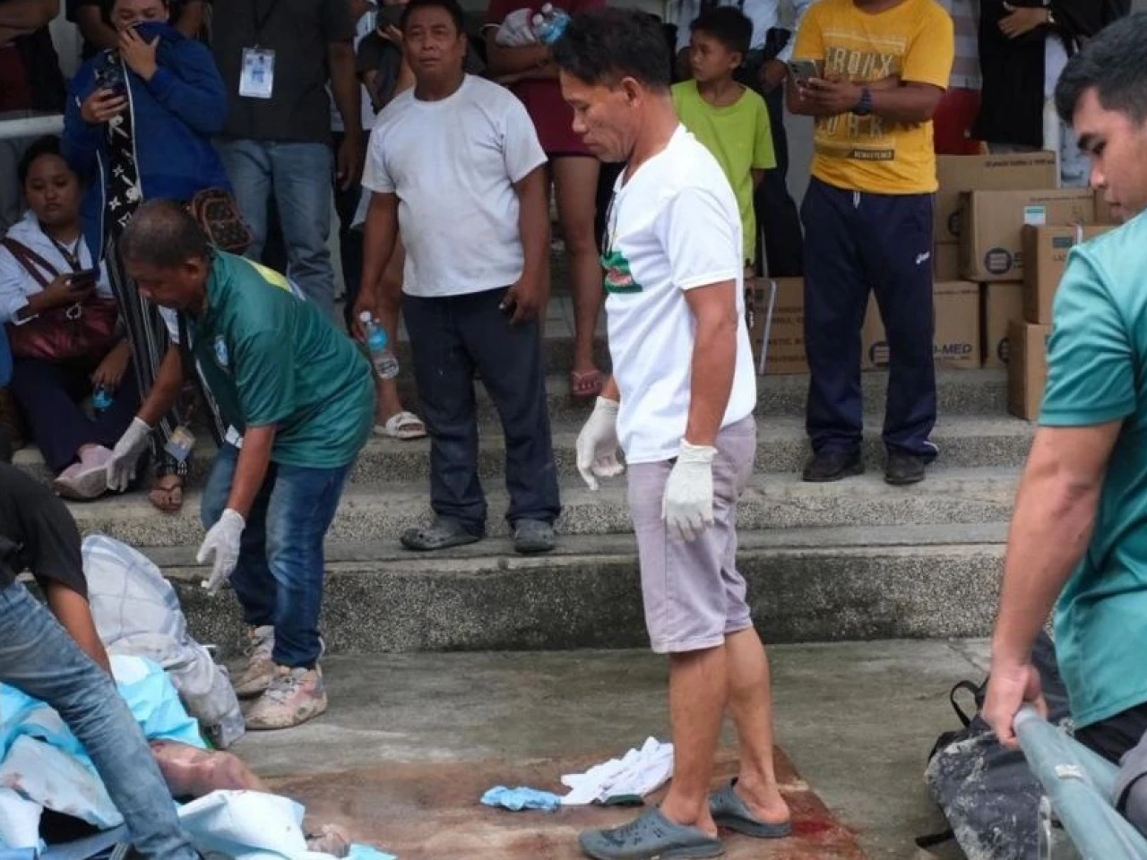 Terremoto de 6,9 en Filipinas dejó al menos 69 muertos