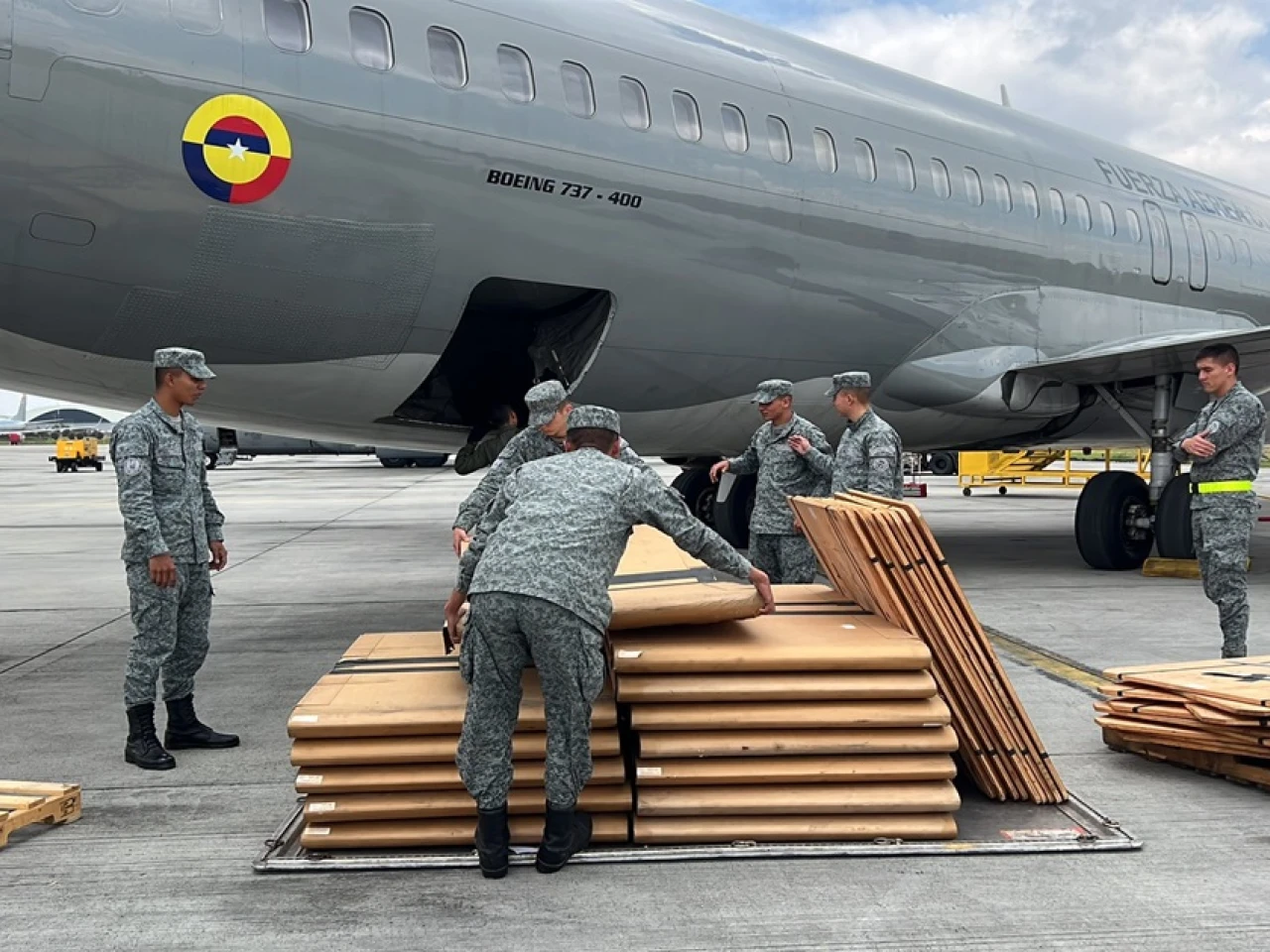 Colombia envió equipos y personal para combatir incendio en Loja