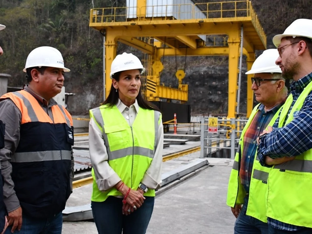 La central Alluriquín comenzará a generar energía en diciembre 