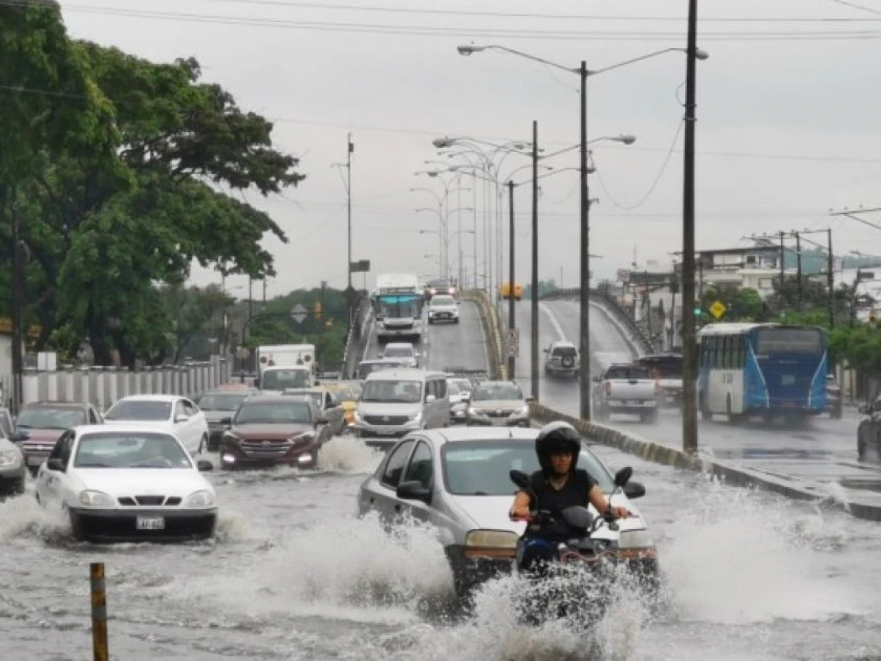 Riesgos eleva niveles de alerta por intensificación de lluvias en varias provincias del país